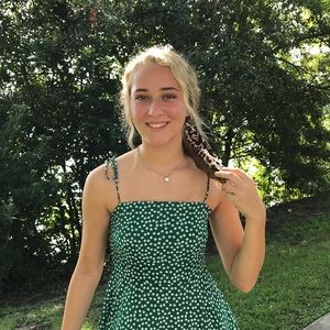 Meet your Posher, Chloe